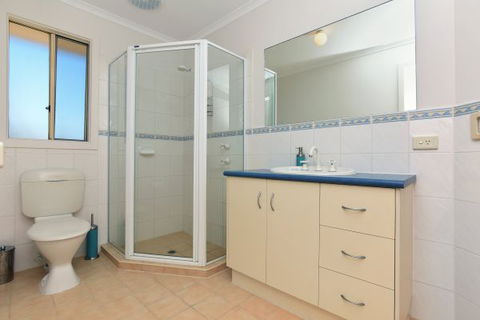 1 Miami - Accommodation Mermaid Beach 8